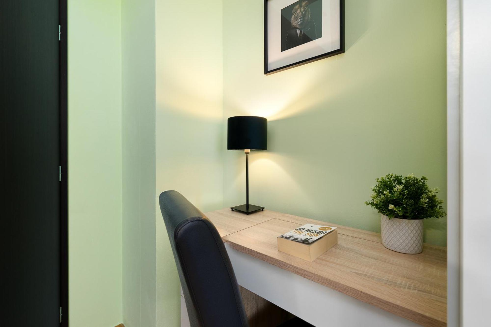 Oasis Apartments At Charles Square ปราก ภายนอก รูปภาพ