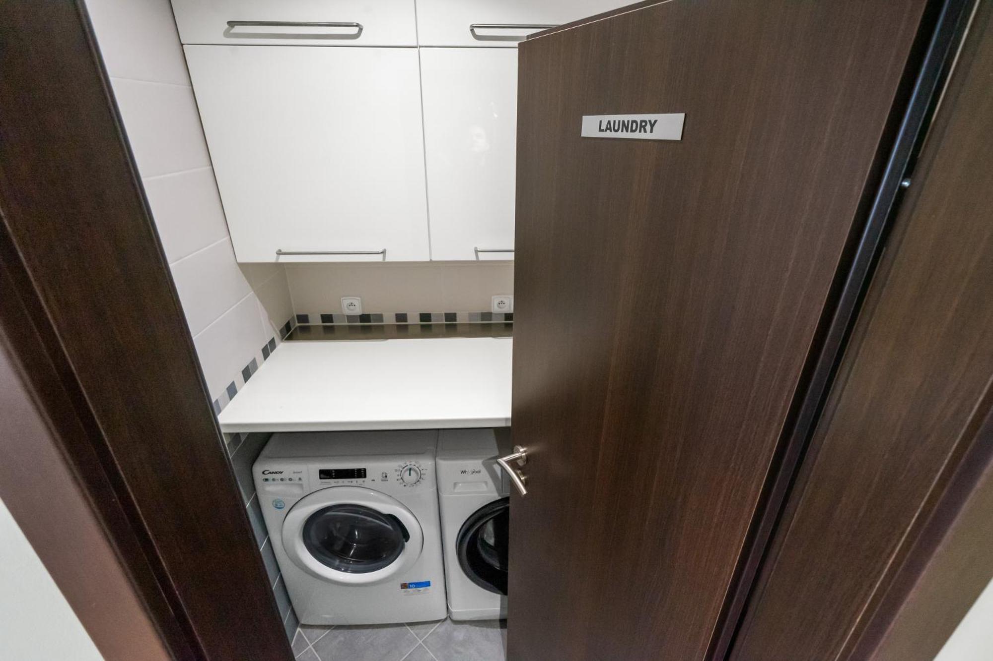 Oasis Apartments At Charles Square ปราก ภายนอก รูปภาพ