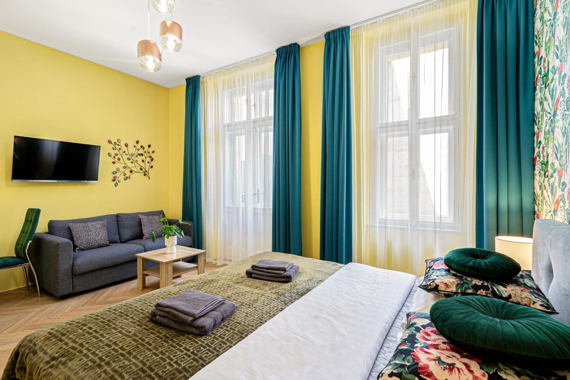 Oasis Apartments At Charles Square ปราก ภายนอก รูปภาพ